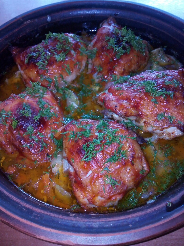 Бедрышки на овощной подушке