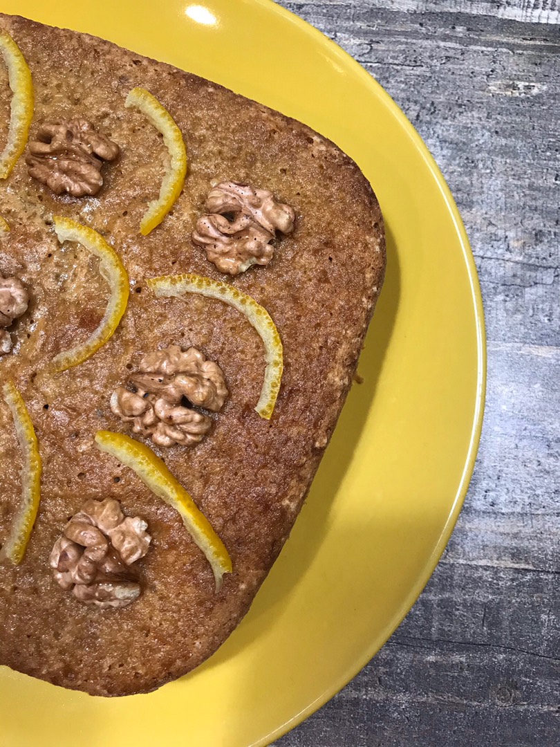 Шоколадный торт с грецкими орехами