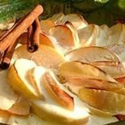 Яблочный десерт под маскарпоне с медом