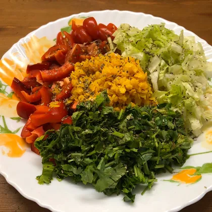 Овощной салат с красной (персидской) чечевицей