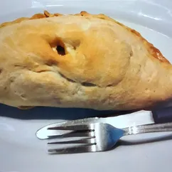 Пепперони кальзоне