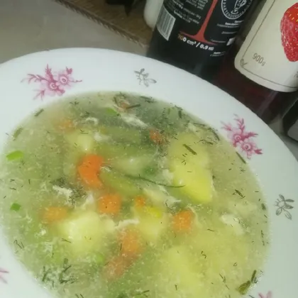 Овощной суп с плавленным сыром и яйцом