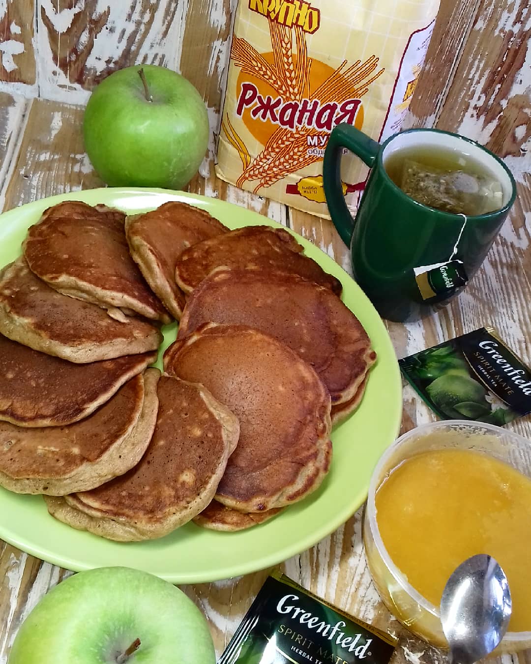 Ржаные пп блинчики с яблоком и корицей