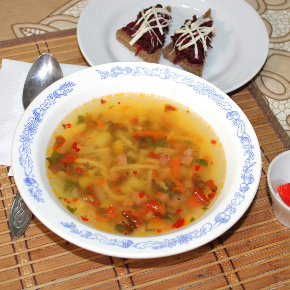 Суп с яичной лапшой - пошаговый рецепт с фото на centerforstrategy.ru
