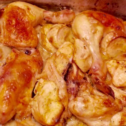 Курица запечённая в духовке с яблоками