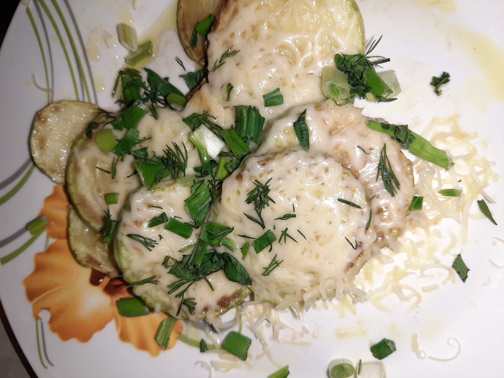 Жареные кабачки под сыром