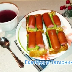 Брускетта с сосисками