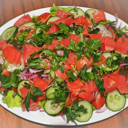 Дальневосточный салат с красной рыбой