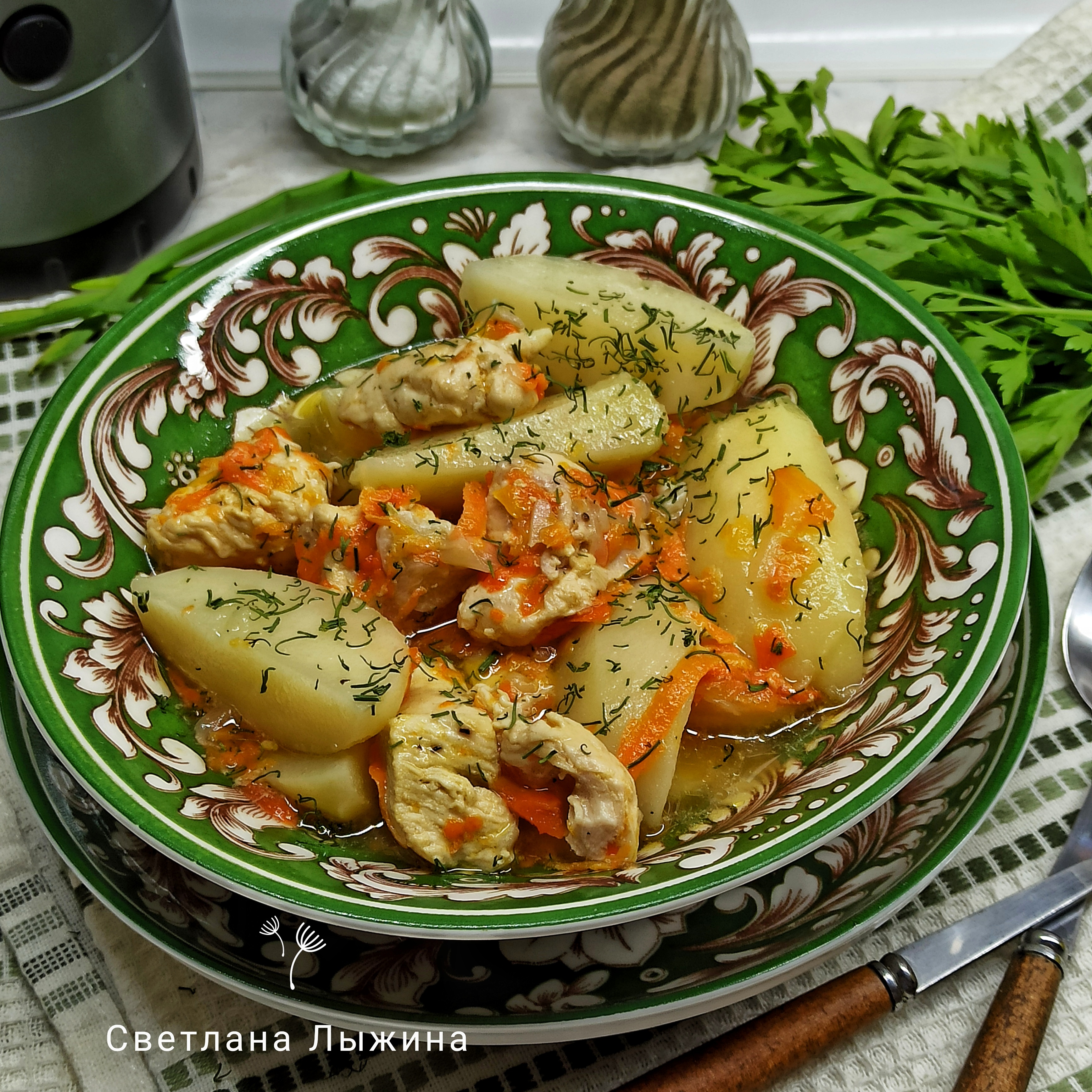 Тушёные куриные грудки с картошкой в мультиварке 