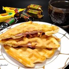 Вафли с начинкой на завтрак