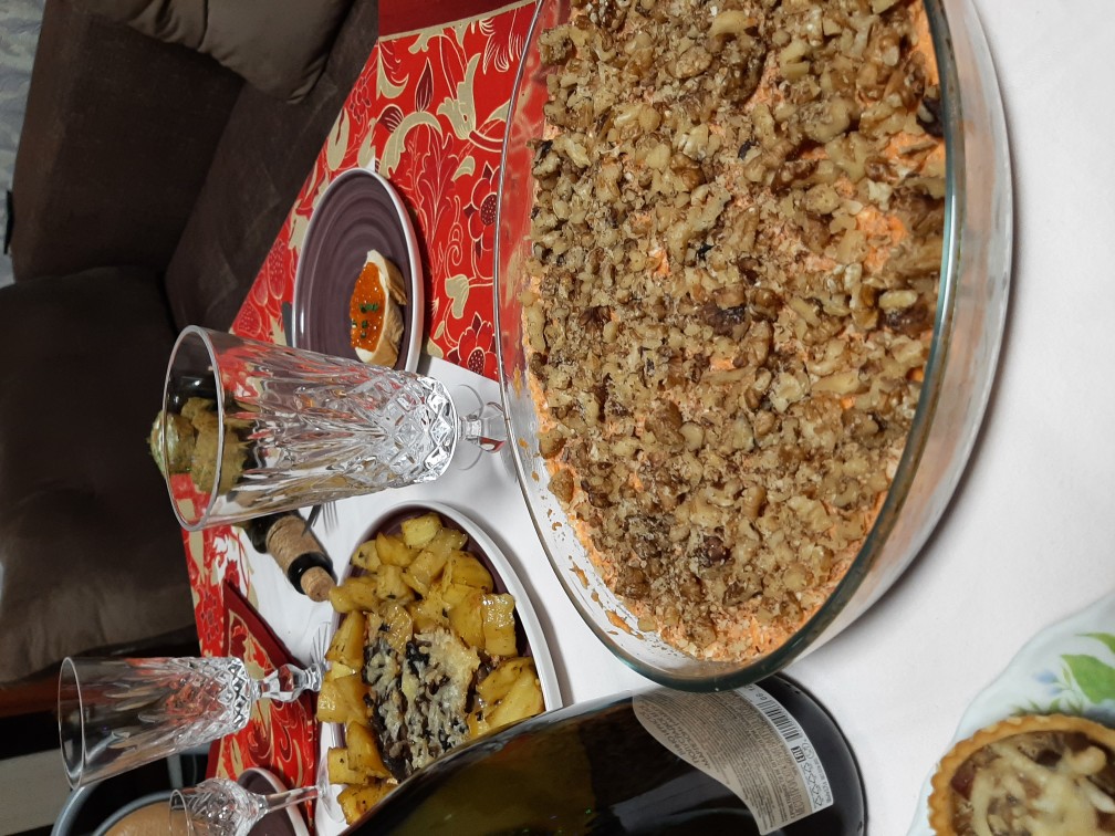 Салат «Нежность» с черносливом, курицей, огурцами и орехами – пошаговый рецепт приготовления с фото