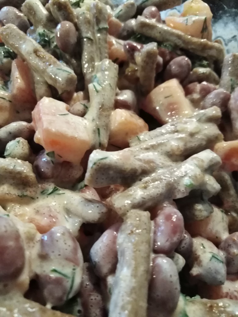 Салат с сухариками