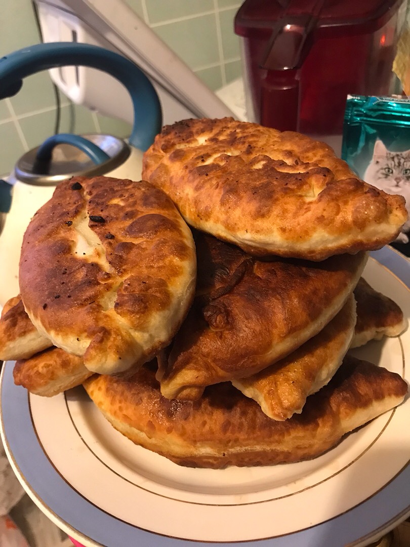 Жареные пирожки с картошкой и печенкой