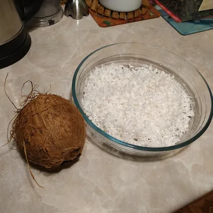 Легко и просто открываем кокос, готовим кокосовую стружку