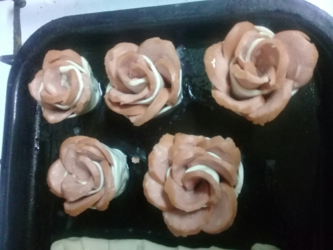 Розочки с колбасой
