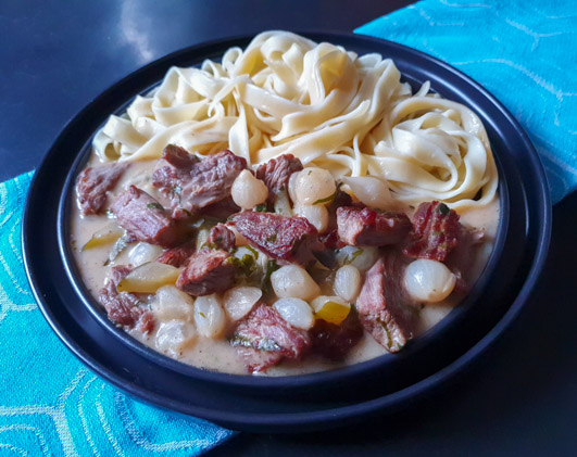 Говядина с квашеными огурцами