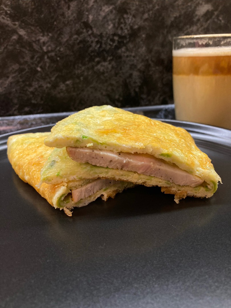 Яичный блин с сырной корочкой