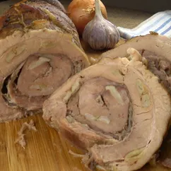 Рулет из свиной пашины в белом вине | Roll from a pork peritoneum in white wine