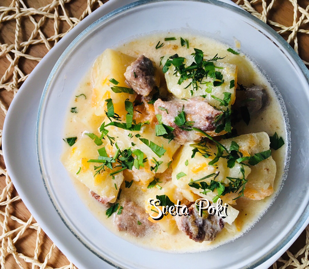 Картофель с говядиной, тушёный в сметане