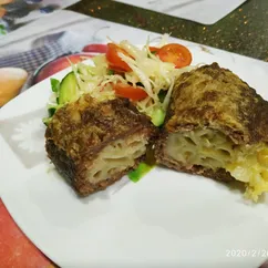 Мясной рулет из фарша с макаронами