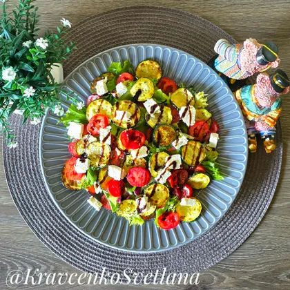 Салат с помидорами, цукини и сыром фета 
