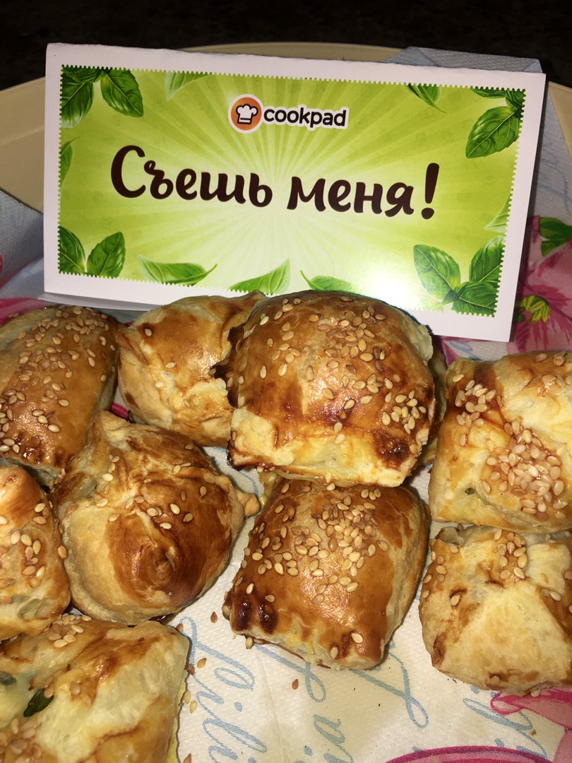 Мини пирожки с сыром и брынзой