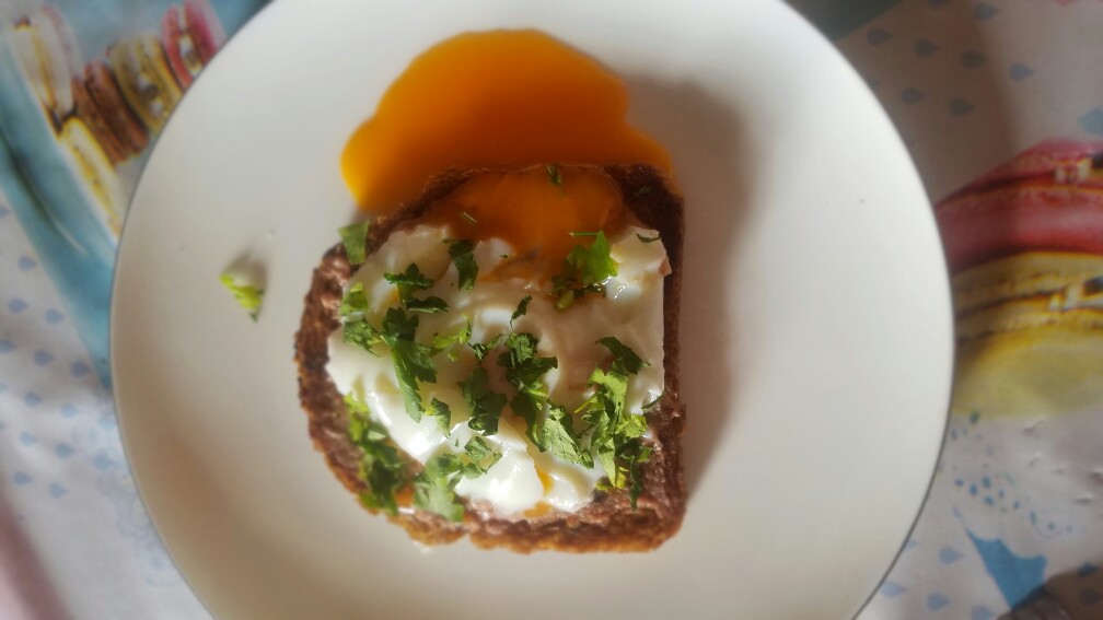 Тост с яйцом "Пашот"