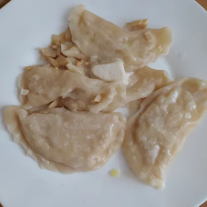 Вареники с картофелем и маринованными грибами (тесто без яиц)