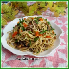 Спагетти с тушенкой и шампиньонами