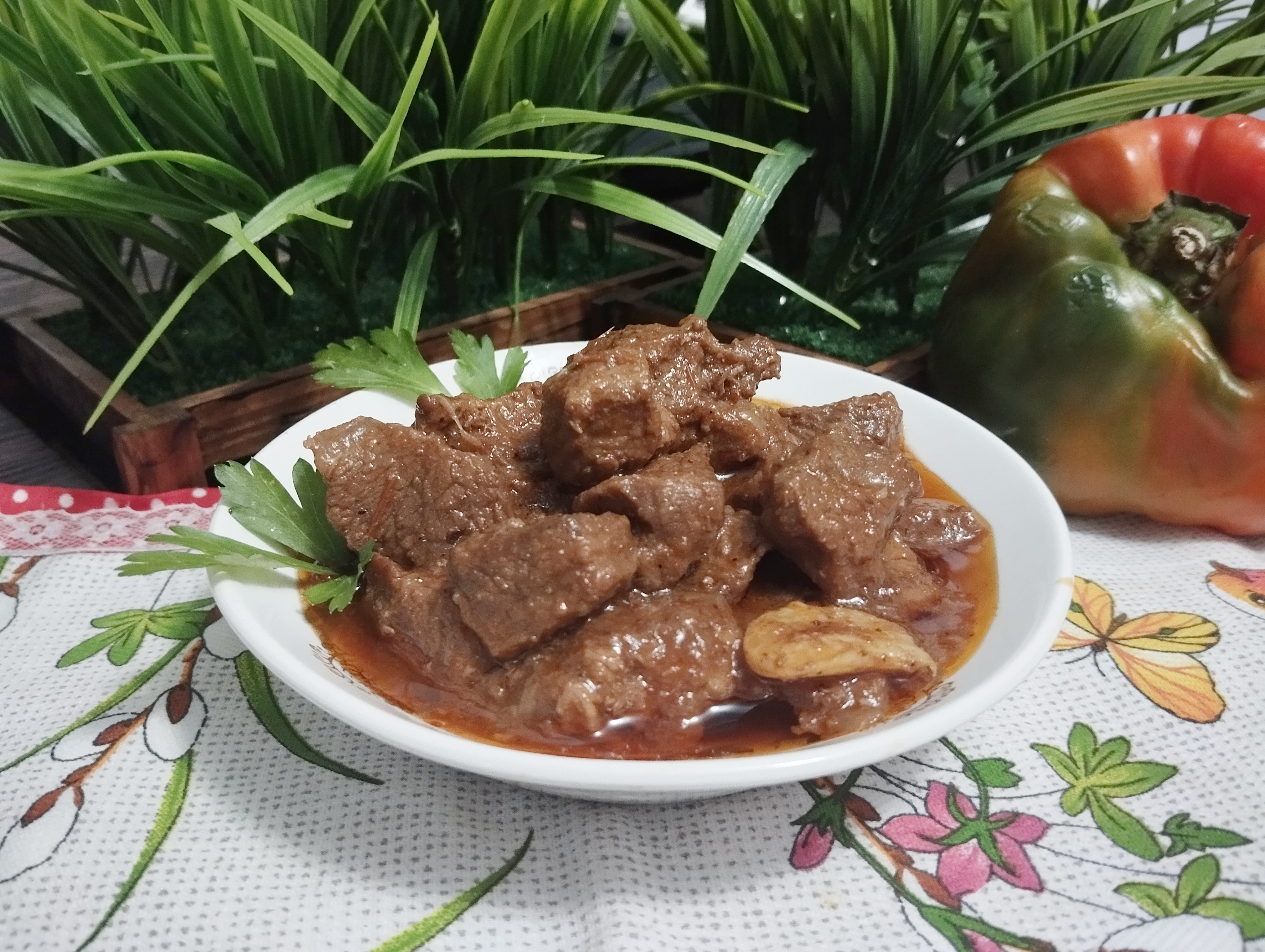 Говядина тушеная с луком