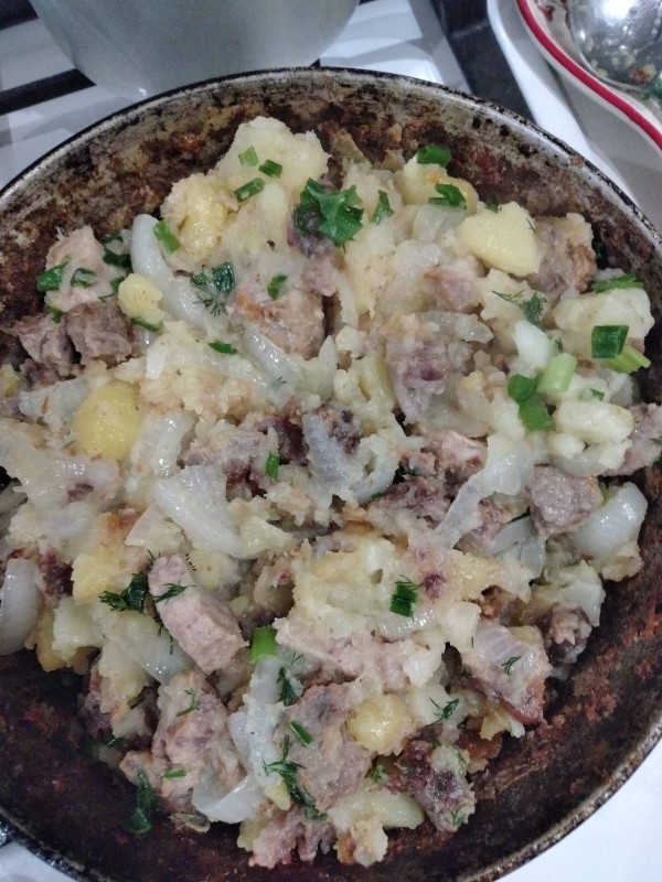 Картофель жареный, с мясом