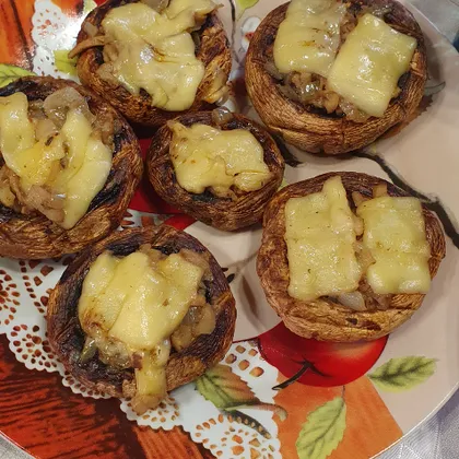 Шампиньоны фаршированные на мангале