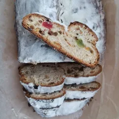 Штоллен (Stollen или нем. Christstollen) - традиционная немецкая