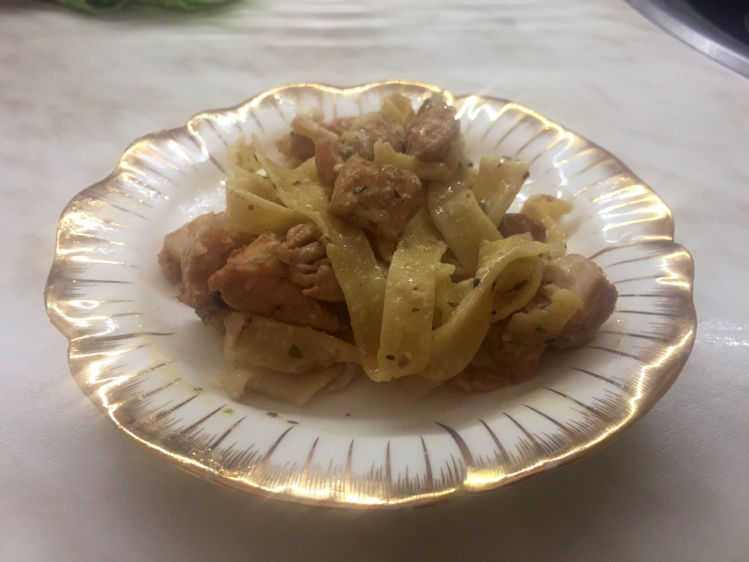 Паста сливочная с курицей