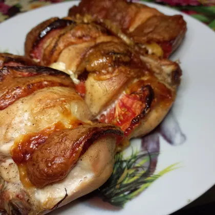 Куриная грудка с помидором и сыром