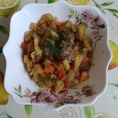 Овощное рагу с фрикадельками 🥘