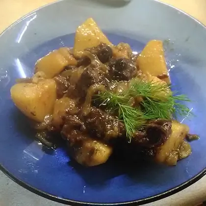 Картофель тушеный с черносливом (еще одно блюдо из картофеля из фильма ДЕВЧАТА)