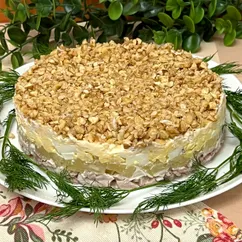 Салат с курицей и ананасами