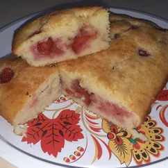 Пирог с клубничкой🍓