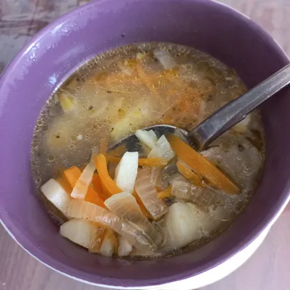 Суп легкий овощной на курином бульоне