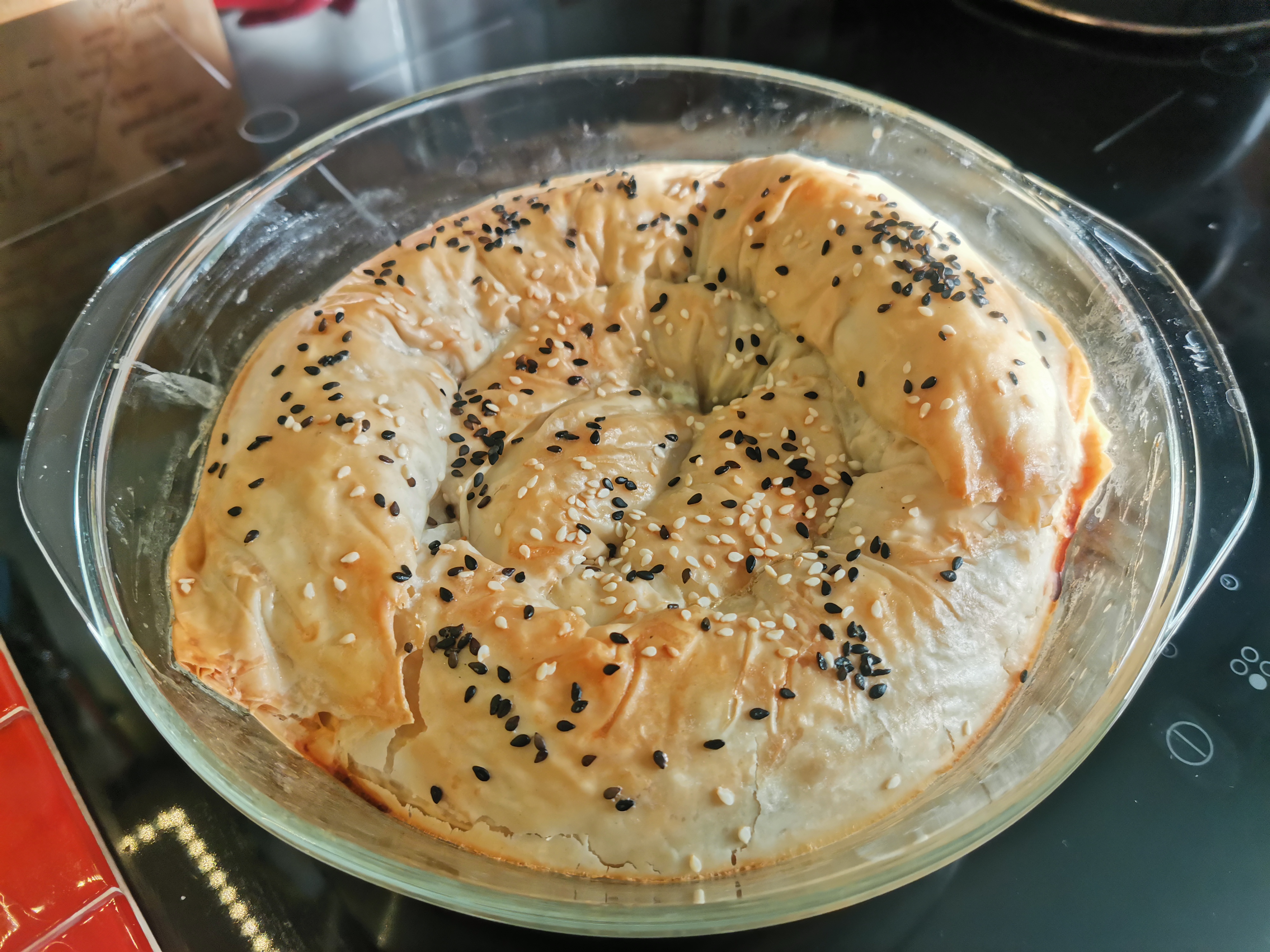 Мясной пирог с тестом фило