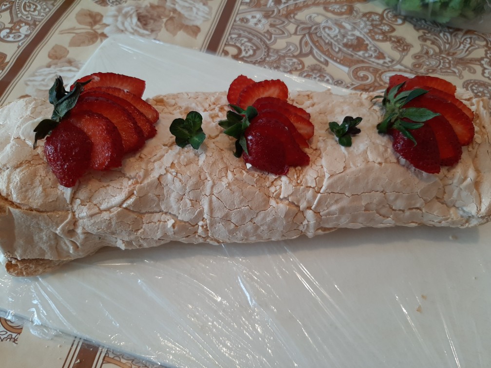 Меренговый рулет