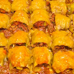 Рулетики из фарша с овощами в слоеном тесте. Sausage Rolls. Два варианта