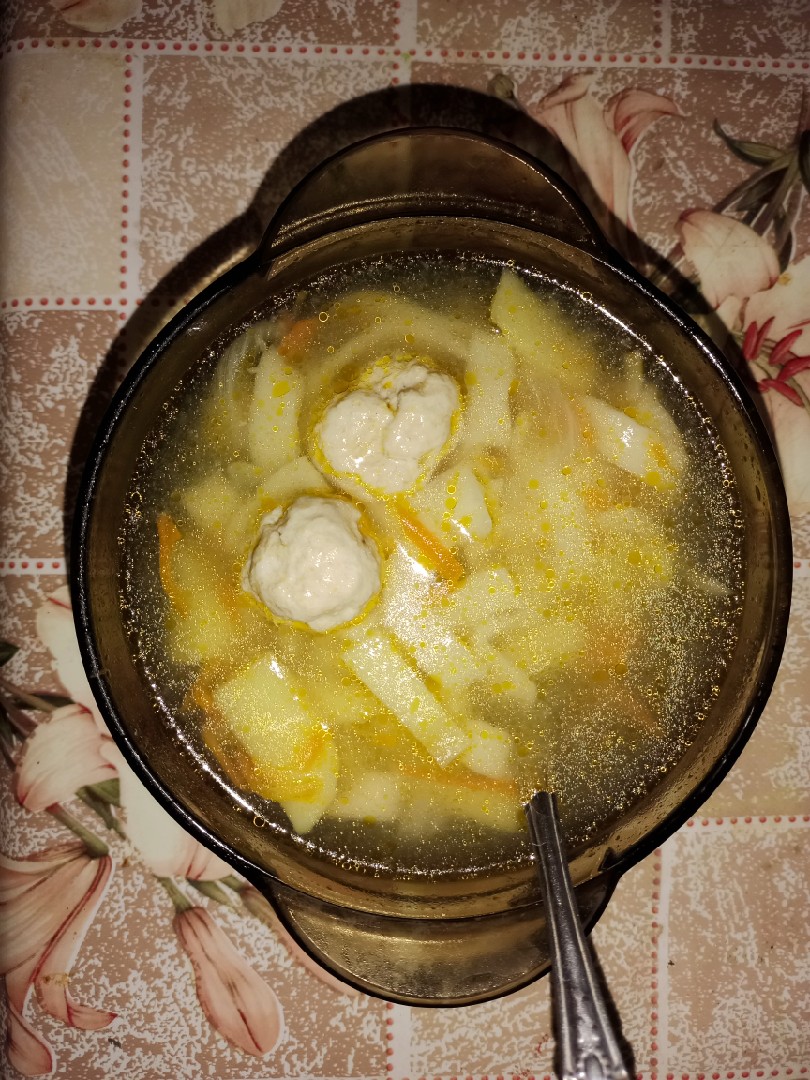 Суп с куриными фрикадельками в мультиварке (подойдёт для ПП)