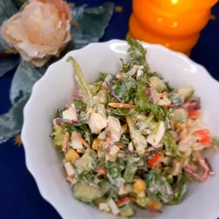 Салат из крабовых палочек с огурцом и кукурузой