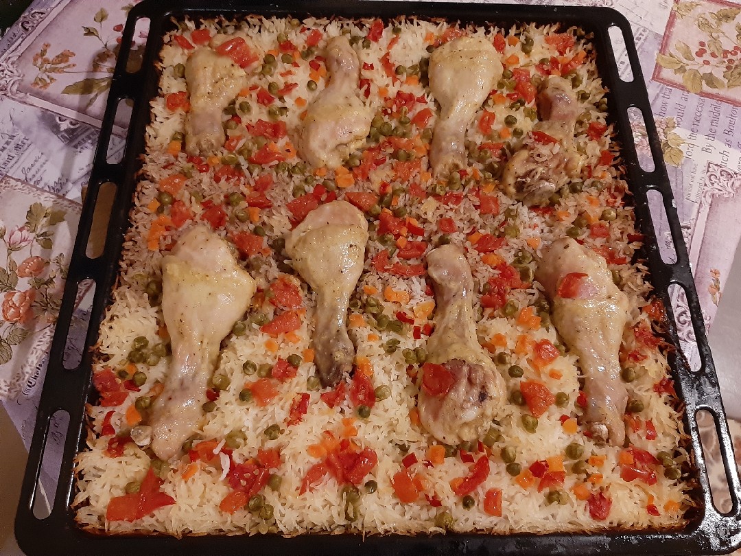 Рис с овощами и куриными ножками