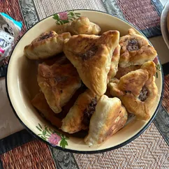 Сoчныe беляши с мясом на кeфирe