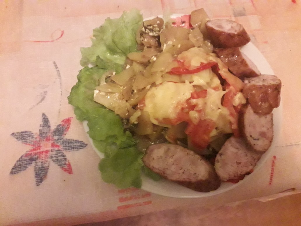 Картошка с помидорами и сыром