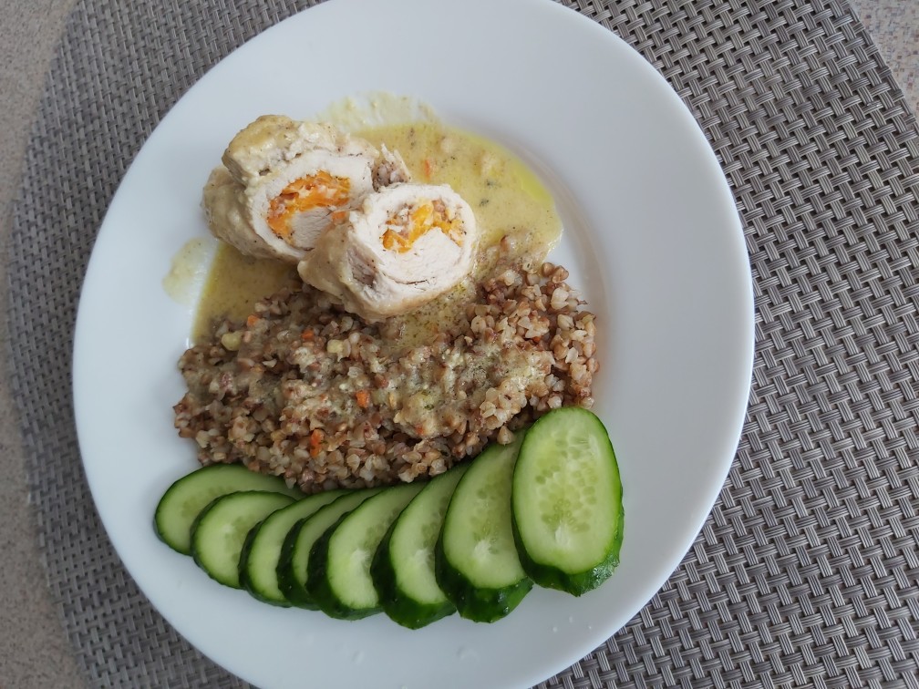 Рулетики из куриного филе