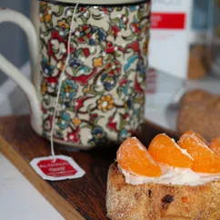 Бутерброды с паштетом из куриной грудки и мандаринами  